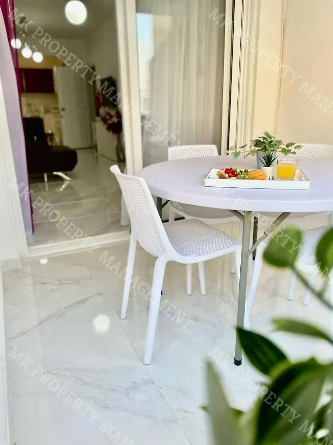 דירות לרנקה Milos City Center Apt. 32