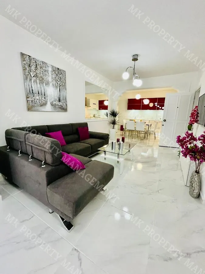 דירות לרנקה Milos City Center Apt. 32